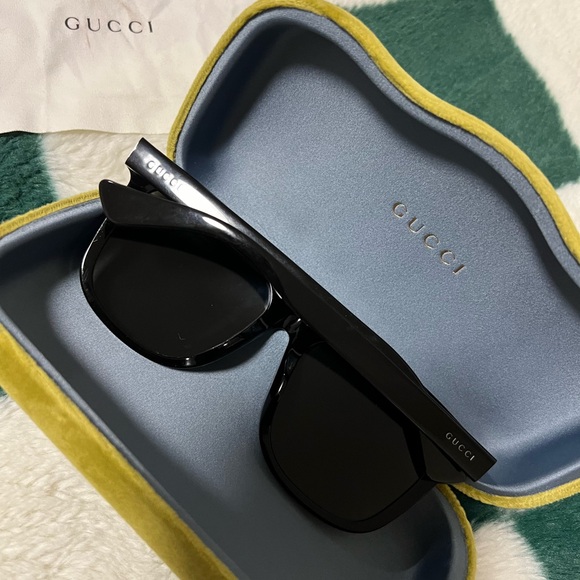 Black square frame Gucci sunglasses - Picture 4 of 8